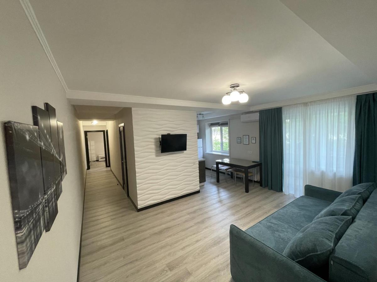 Artal Apartment On Obolonsky Avenue 16 Kyiv Exterior foto